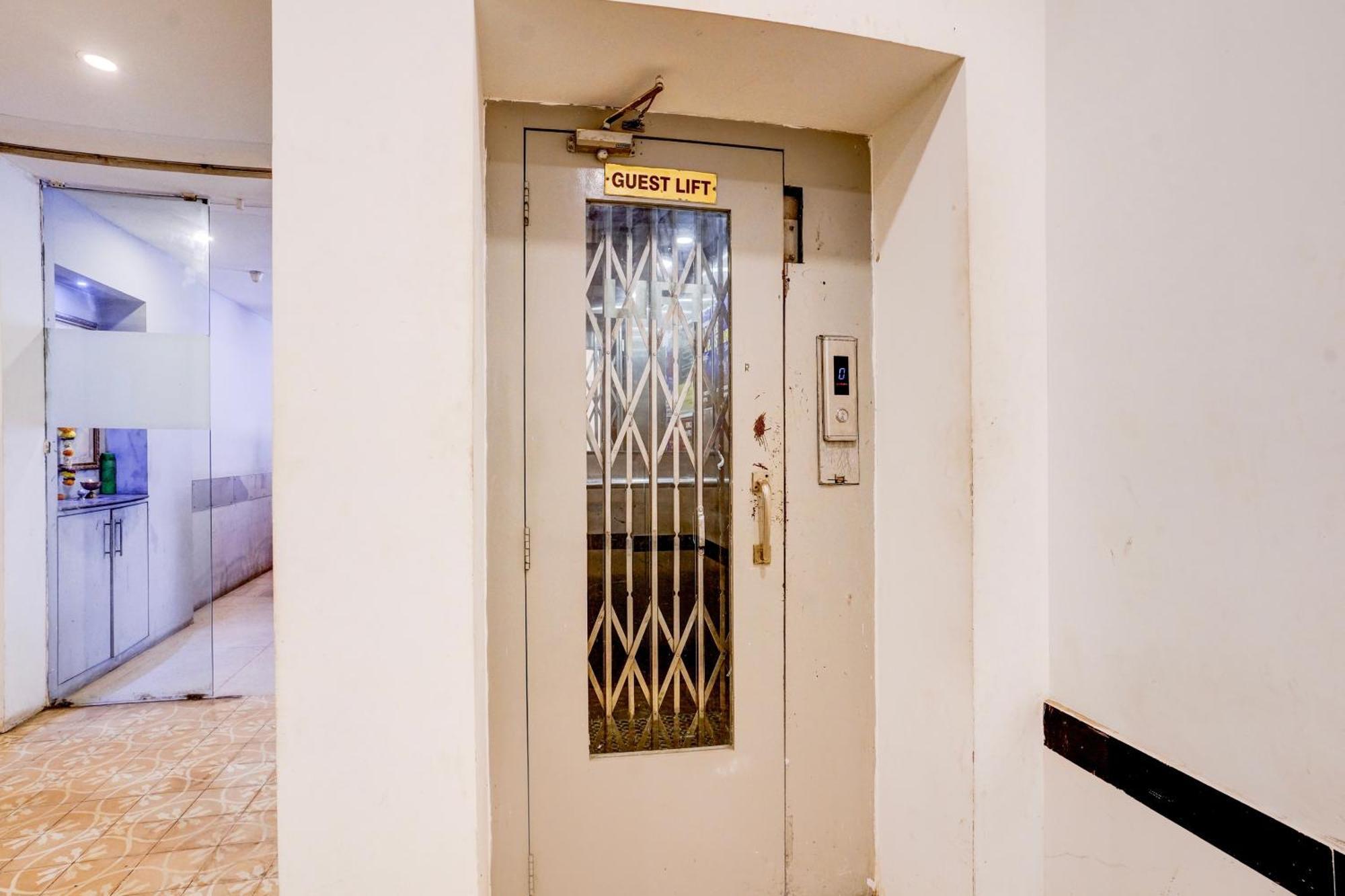 فندق Super Townhouse Khar The Unicontinental مومباي المظهر الخارجي الصورة